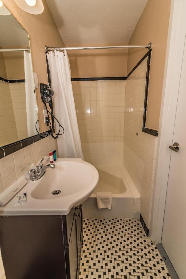 The Minuteman Inn Acton Concord Littleton エクステリア 写真